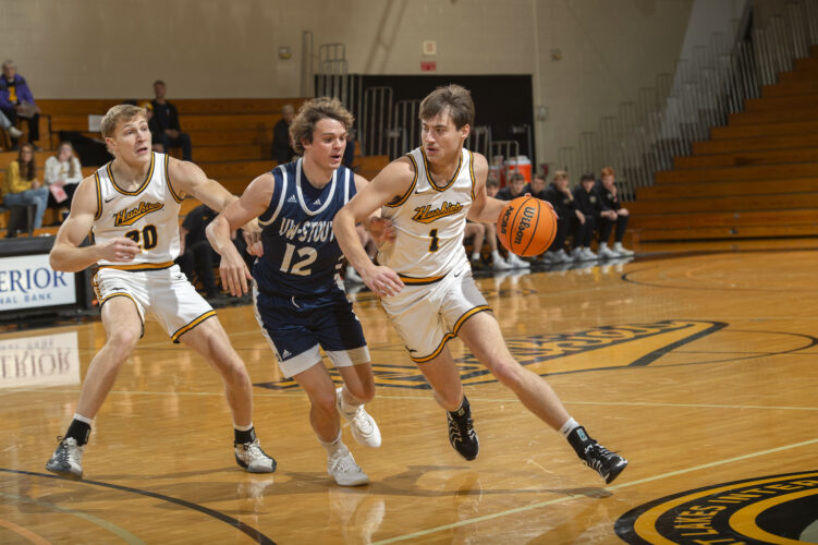 Huskies men head to Florida for tournament